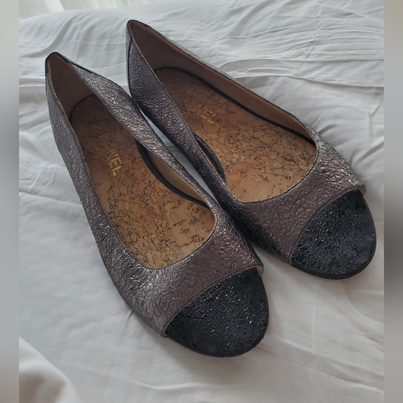 Sz 41 authentic Chanel ope toe shoes - Picture 6 of 7